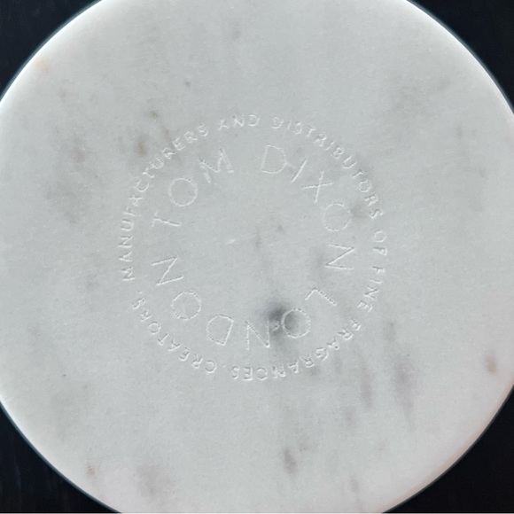 Tom Dixon London Medium Candle - Rose Gold - Picture 5 of 6